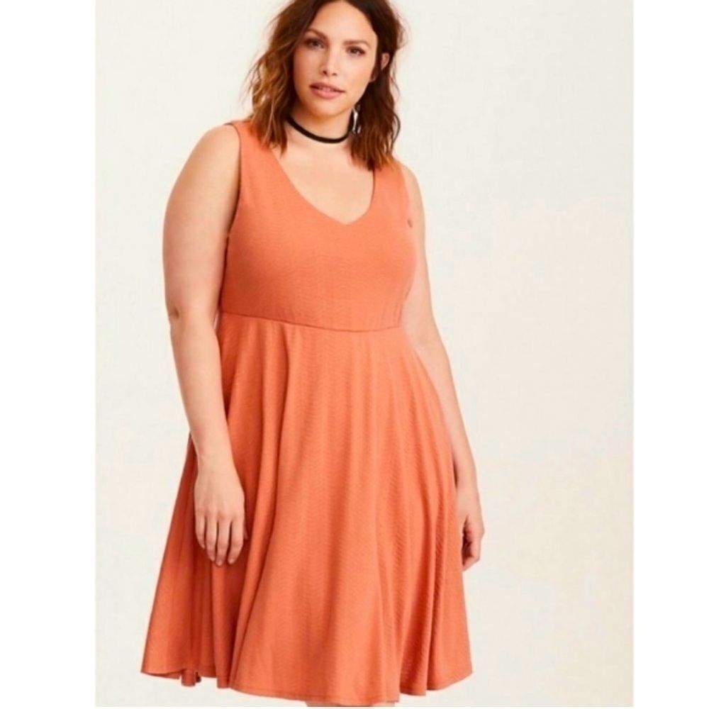 Torrid Peachy‎ Orange Dress, Flowy.  Med/Large. 00.  Excellent Condition.